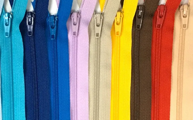 Khóa kéo nylon YKK (Coil Zipper)