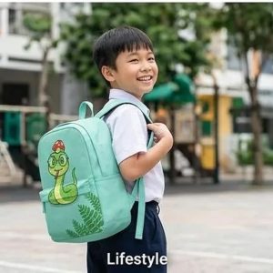 Cặp học sinh cấp 1 tuổi Tỵ