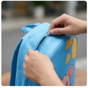 Cặp học sinh cấp 1 tuổi Tý